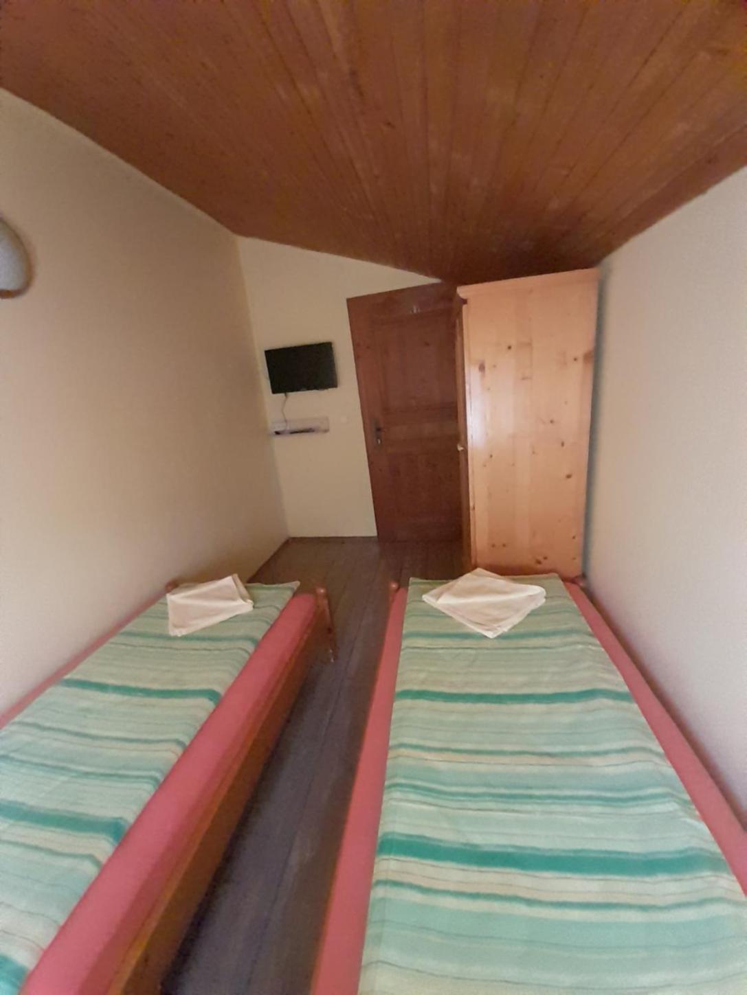 Guest House Lorian Маджаре Екстериор снимка