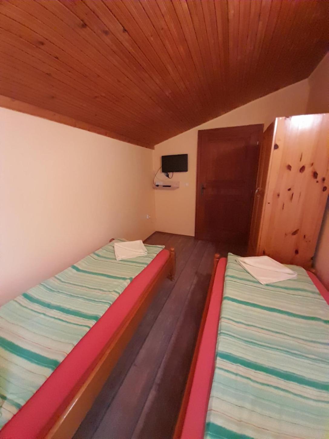 Guest House Lorian Маджаре Екстериор снимка