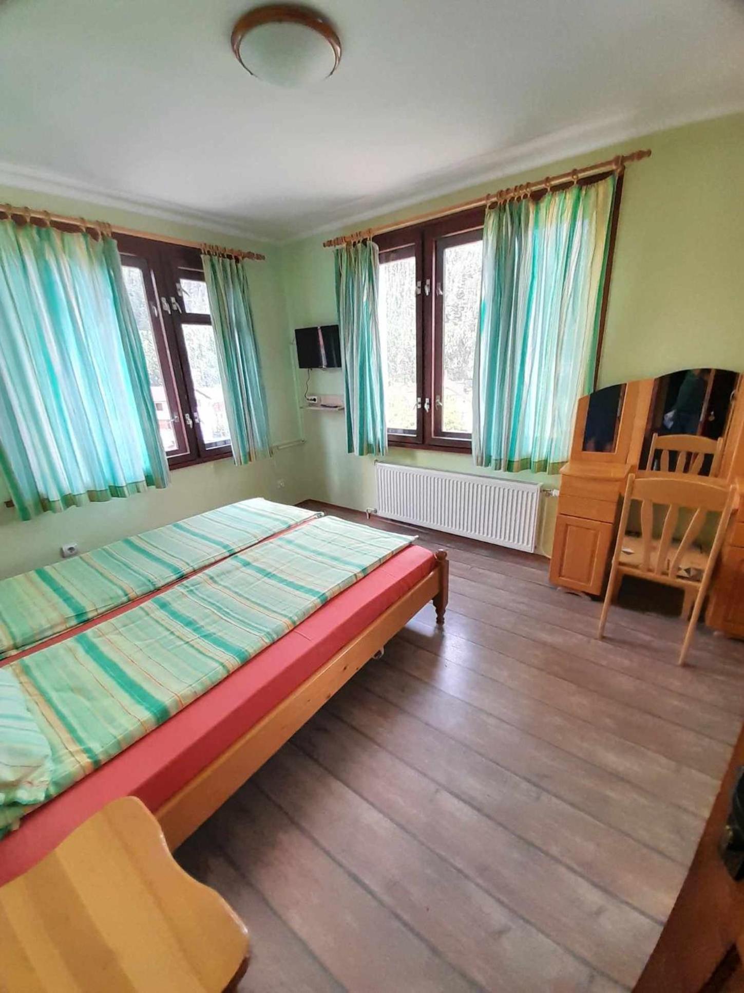 Guest House Lorian Маджаре Екстериор снимка