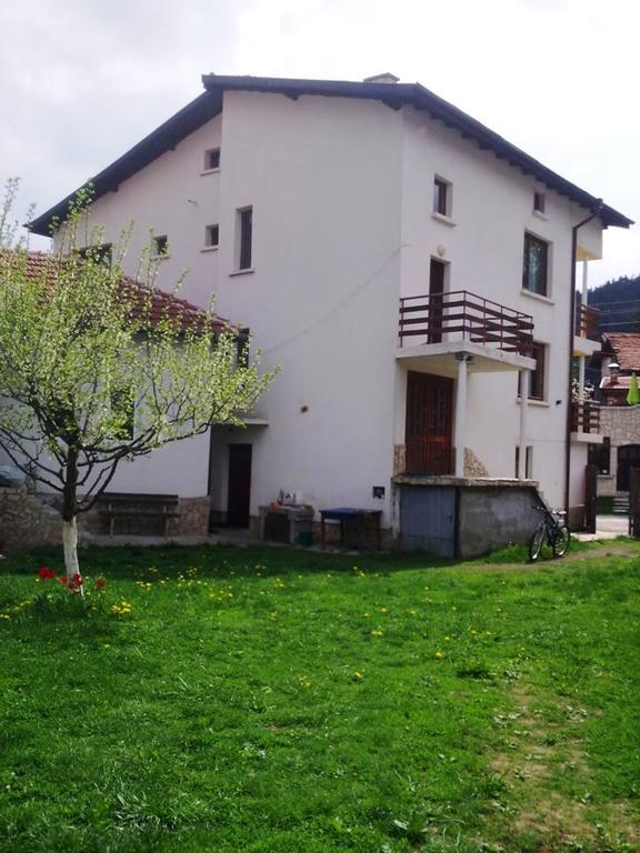 Guest House Lorian Маджаре Екстериор снимка