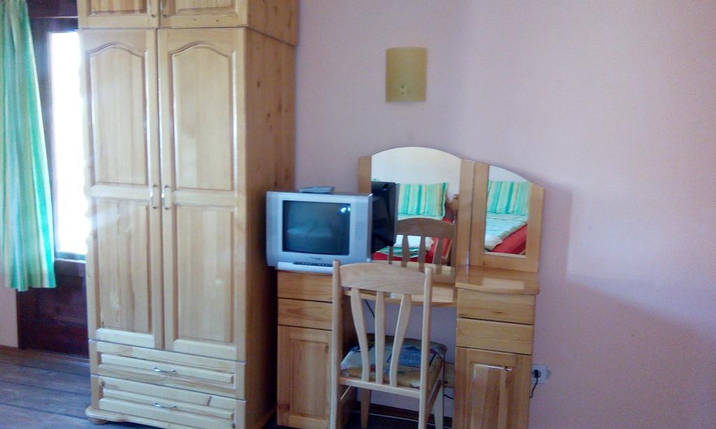 Guest House Lorian Маджаре Екстериор снимка